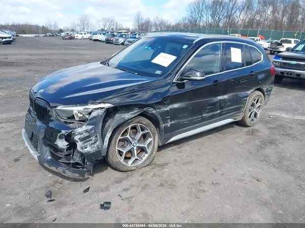 WBXHT3C30H5F73664 2017 BMW X1 - Image 2