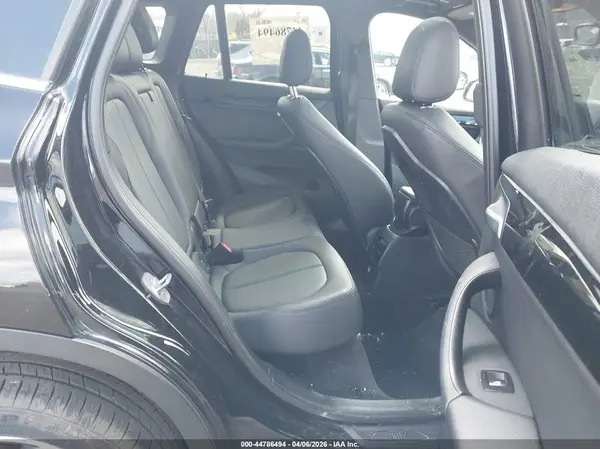 WBXHT3C30H5F73664 2017 BMW X1 - Image 8