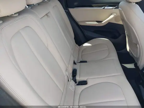 WBXHT3C30H5F75950 2017 BMW X1 - Image 8