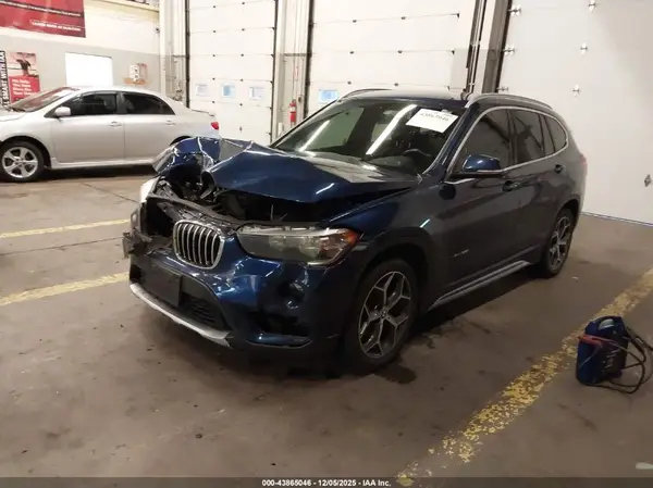 WBXHT3C30H5F77195 2017 BMW X1 - Image 2