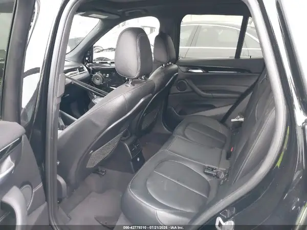 WBXHT3C30H5F77956 2017 BMW X1 - Image 8