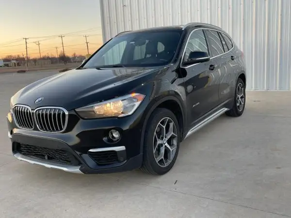 WBXHT3C30H5F78881 2017 BMW X1 - Image 2