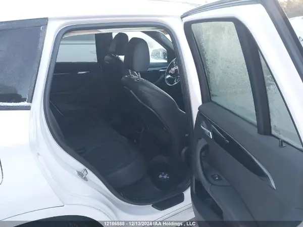 WBXHT3C30H5F86236 2017 BMW X1 - Image 8