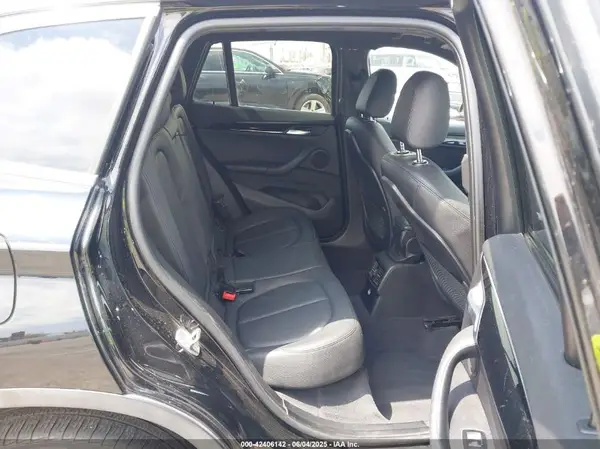 WBXHT3C30H5F87158 2017 BMW X1 - Image 8