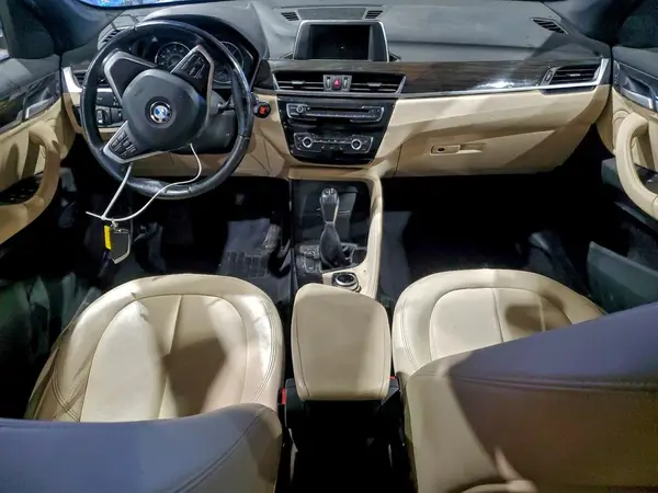 WBXHT3C30H5F87175 2017 BMW X1 - Image 8