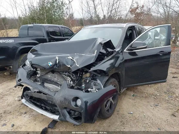 WBXHT3C30J3H30756 2018 BMW X1 - Image 2