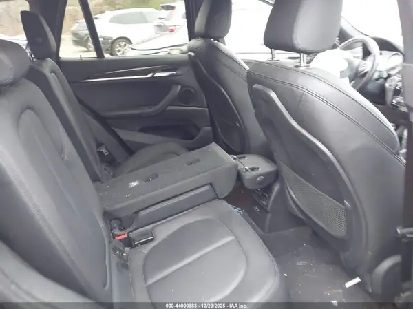 WBXHT3C30J3H30756 2018 BMW X1 - Image 8