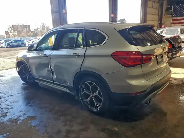 WBXHT3C30J3H31020 2018 BMW X1 - Image 2