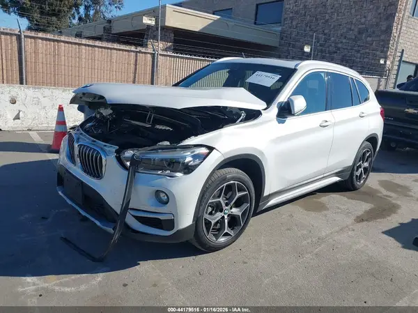 WBXHT3C30J3H33320 2018 BMW X1 - Image 2
