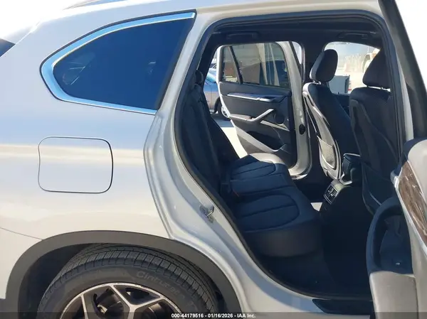 WBXHT3C30J3H33320 2018 BMW X1 - Image 8