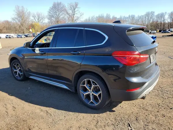 WBXHT3C30J5F89997 2018 BMW X1 - Image 2