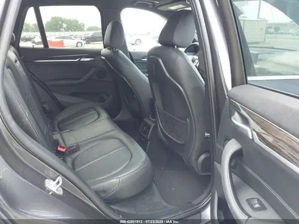 WBXHT3C30J5F90454 2018 BMW X1 - Image 8