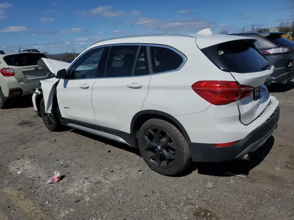 WBXHT3C30J5F92074 2018 BMW X1 - Image 2