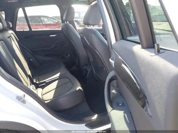 WBXHT3C30J5F92172 2018 BMW X1 - Image 8