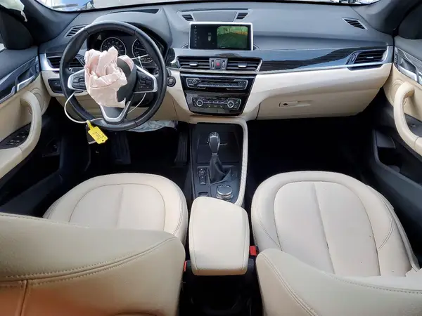 WBXHT3C30J5F93385 2018 BMW X1 - Image 8