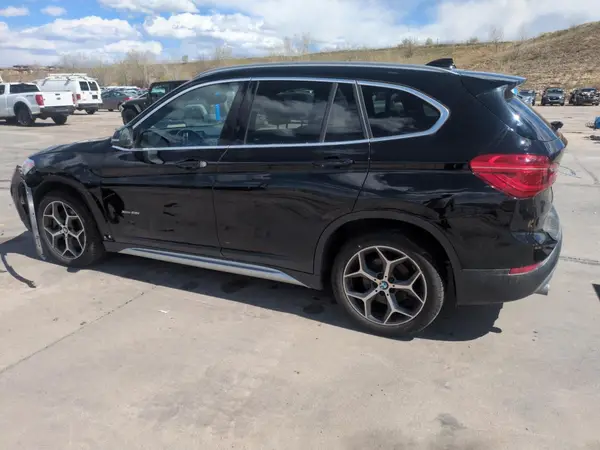 WBXHT3C30J5K22529 2018 BMW X1 - Image 2
