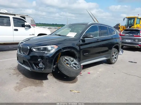 WBXHT3C30J5K23468 2018 BMW X1 - Image 2