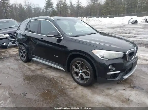 WBXHT3C30J5K28072 2018 BMW X1 - Image 1