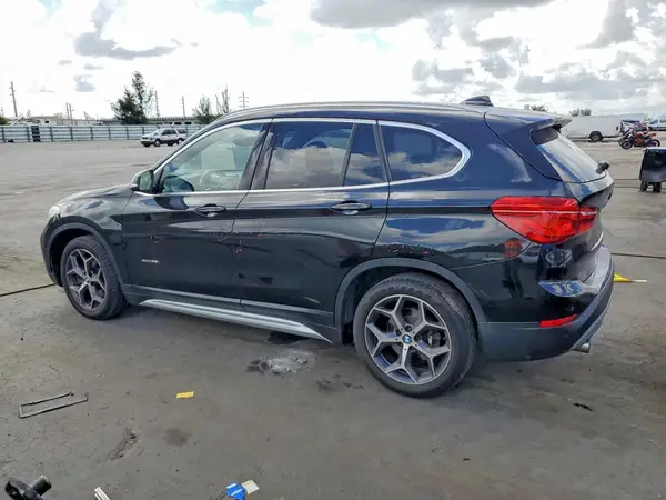 WBXHT3C30J5K28735 2018 BMW X1 - Image 2