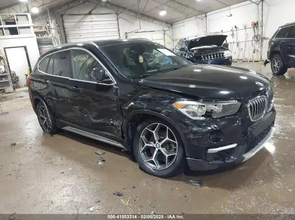 WBXHT3C30J5K29383 2018 BMW X1 - Image 1