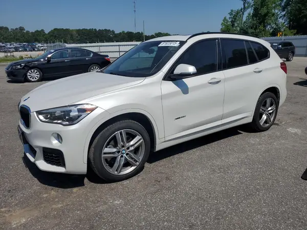 WBXHT3C30J5K29982 2018 BMW X1 - Image 1