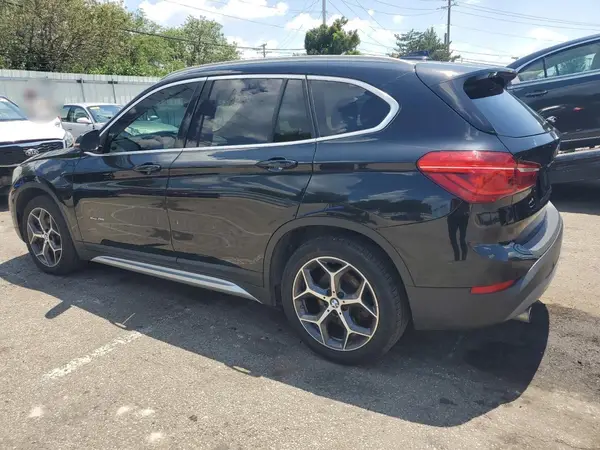 WBXHT3C30J5K30663 2018 BMW X1 - Image 2