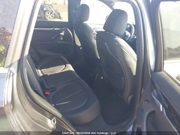 WBXHT3C30J5L25434 2018 BMW X1 - Image 8