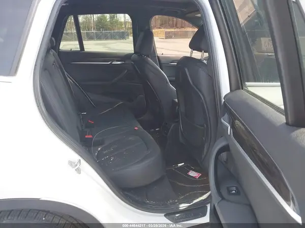 WBXHT3C30J5L26714 2018 BMW X1 - Image 8