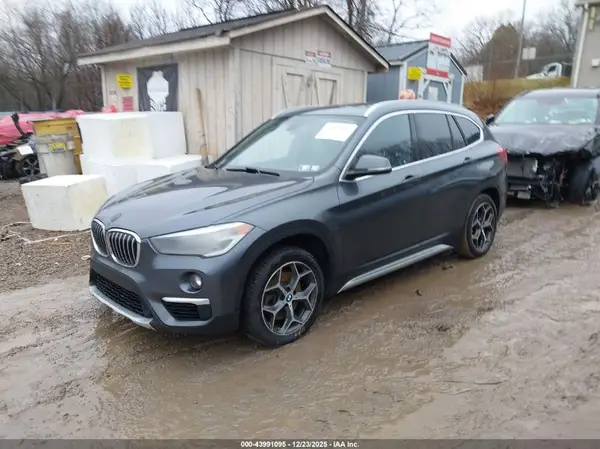 WBXHT3C30J5L27524 2018 BMW X1 - Image 2
