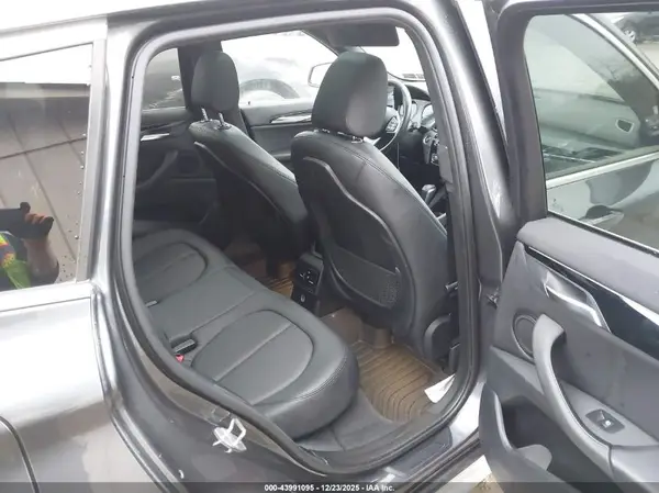 WBXHT3C30J5L27524 2018 BMW X1 - Image 8