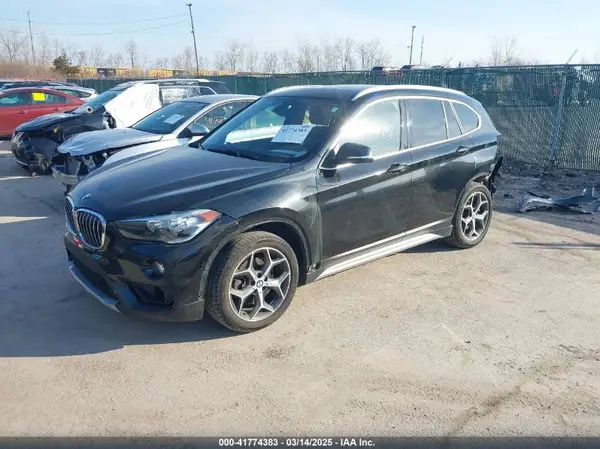 WBXHT3C30J5L27913 2018 BMW X1 - Image 2
