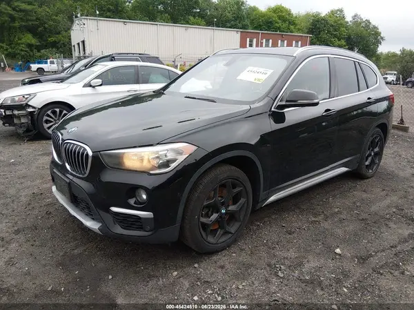 WBXHT3C30J5L29886 2018 BMW X1 - Image 2