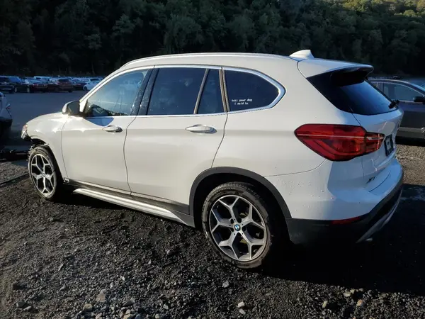 WBXHT3C30J5L30973 2018 BMW X1 - Image 2