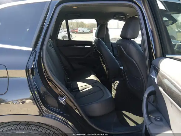 WBXHT3C31G5E56951 2016 BMW X1 - Image 8