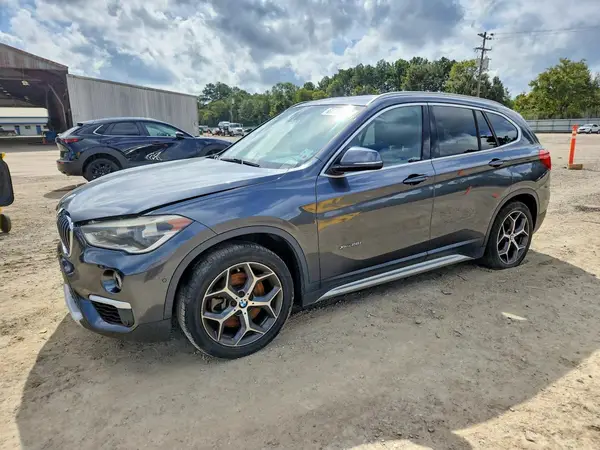 WBXHT3C31GP880843 2016 BMW X1 - Image 1