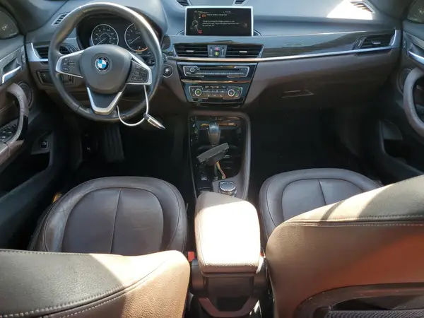 WBXHT3C31GP881023 2016 BMW X1 - Image 8