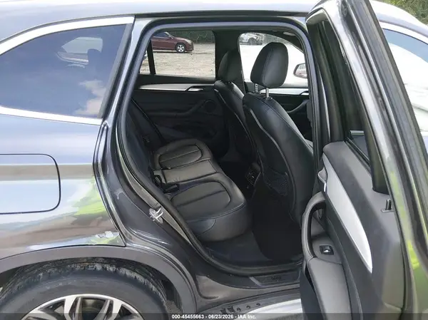 WBXHT3C31GP883323 2016 BMW X1 - Image 8