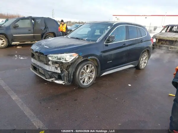 WBXHT3C31GP883502 2016 BMW X1 - Image 2
