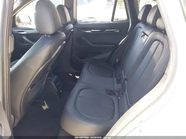 WBXHT3C31GP886433 2016 BMW X1 - Image 8
