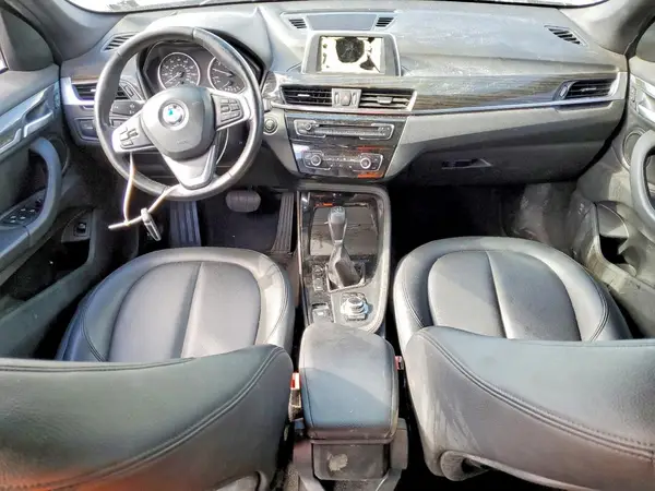 WBXHT3C31GP886626 2016 BMW X1 - Image 8