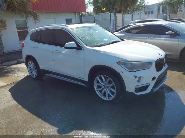 WBXHT3C31GP888456 2016 BMW X1 - Image 1