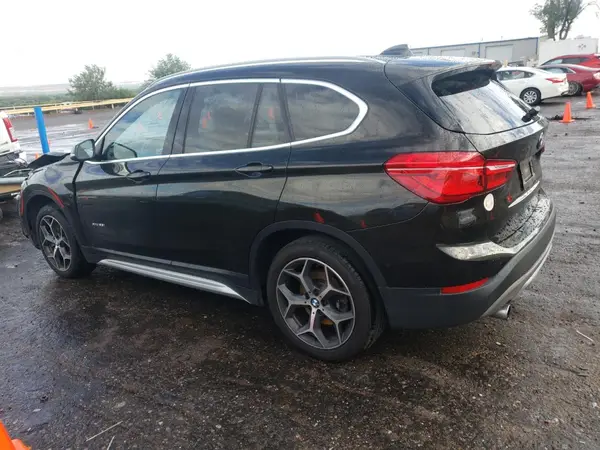 WBXHT3C31H5F70501 2017 BMW X1 - Image 2