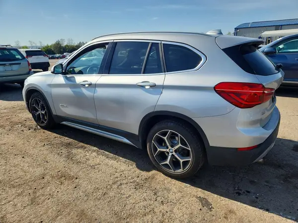 WBXHT3C31H5F72040 2017 BMW X1 - Image 2