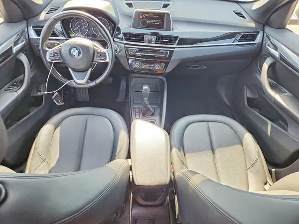 WBXHT3C31H5F72040 2017 BMW X1 - Image 8