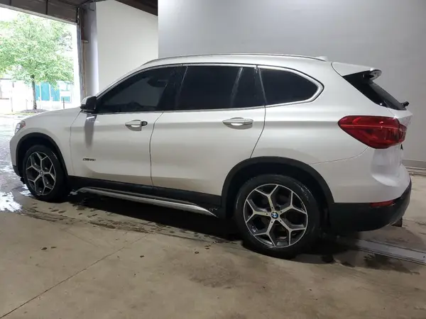 WBXHT3C31H5F72135 2017 BMW X1 - Image 2