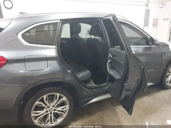 WBXHT3C31H5F74063 2017 BMW X1 - Image 8