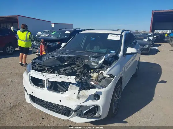 WBXHT3C31H5F76735 2017 BMW X1 - Image 2