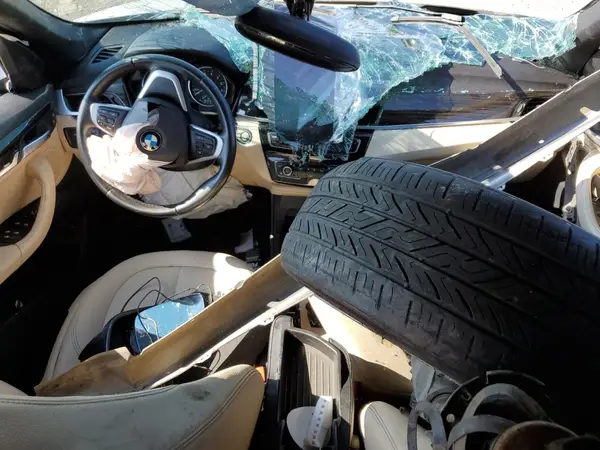 WBXHT3C31H5F78033 2017 BMW X1 - Image 8