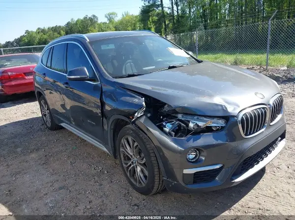 WBXHT3C31H5F80056 2017 BMW X1 - Image 1