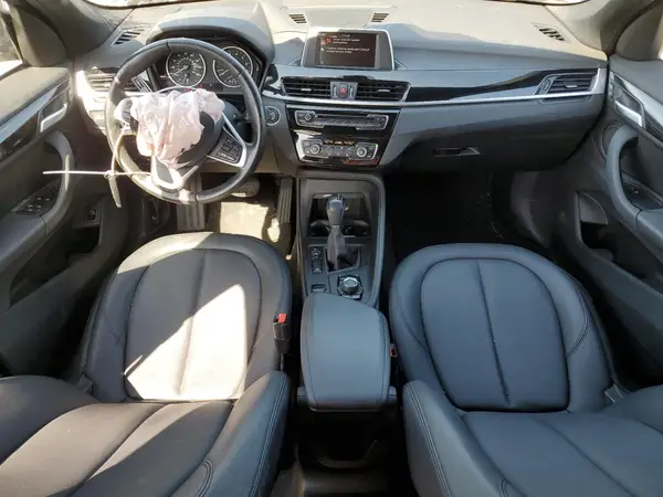 WBXHT3C31H5F81806 2017 BMW X1 - Image 8
